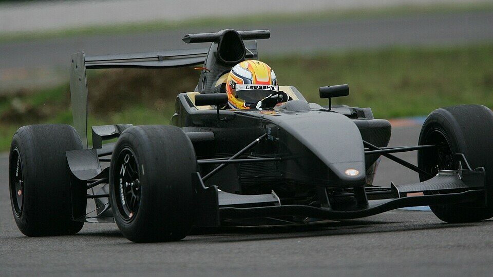 Testfahrer Giorgio Pantano im Einsatz, Foto: IFM