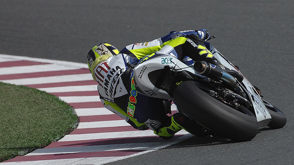 Auch bei Valentino Rossi rutschte das Heck, Foto: Yamaha