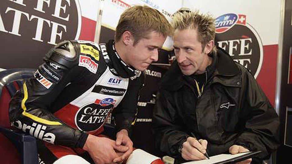 Der Gesamtführende nach drei Strecken durfte Thomas Lüthi und Sandro Cortese treffen, Foto: Emmi Caffe Latte Der Gesamtführende nach drei Strecken durfte Thomas Lüthi und Sandro Cortese treffen, Foto: Emmi Caffe Latte