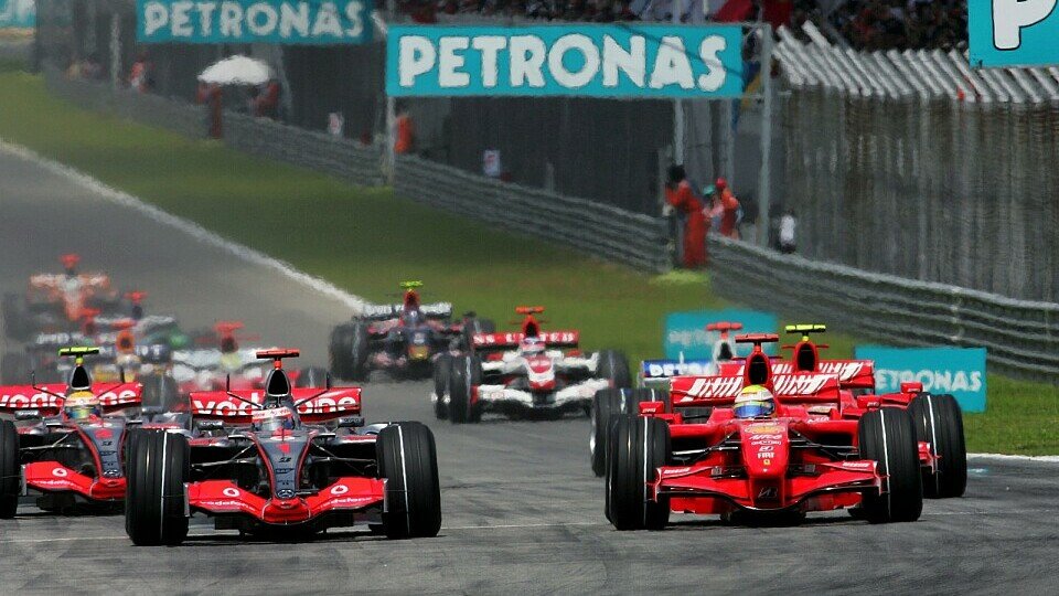 Alonso ging in der ersten Kurve in Führung., Foto: Sutton