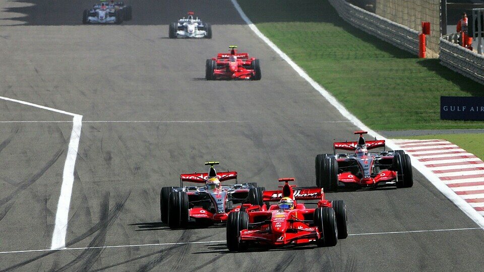 McLaren und Ferrari lagen mit drei von vier Autos nahe beisammen, Foto: Sutton