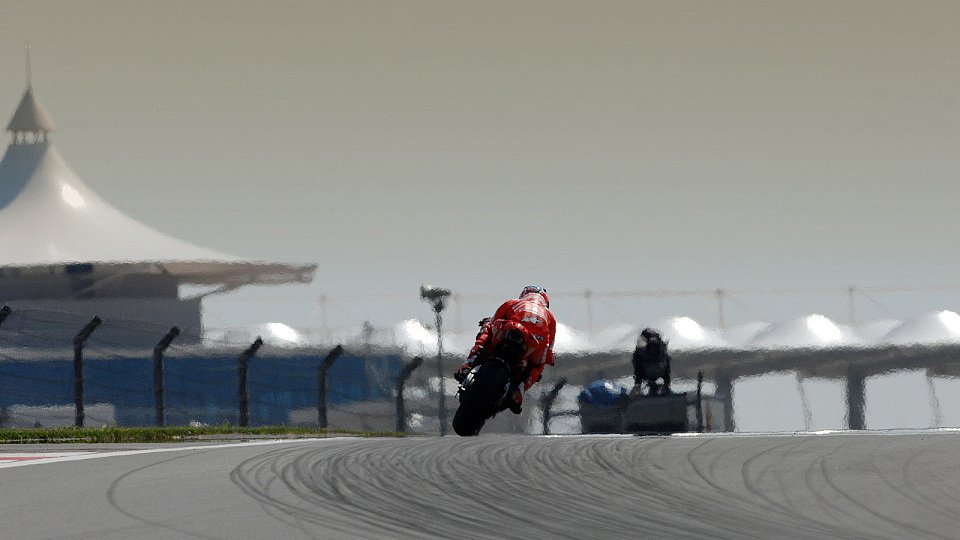 Casey Stoner drehte einsam seine Runden, Foto: Ducati