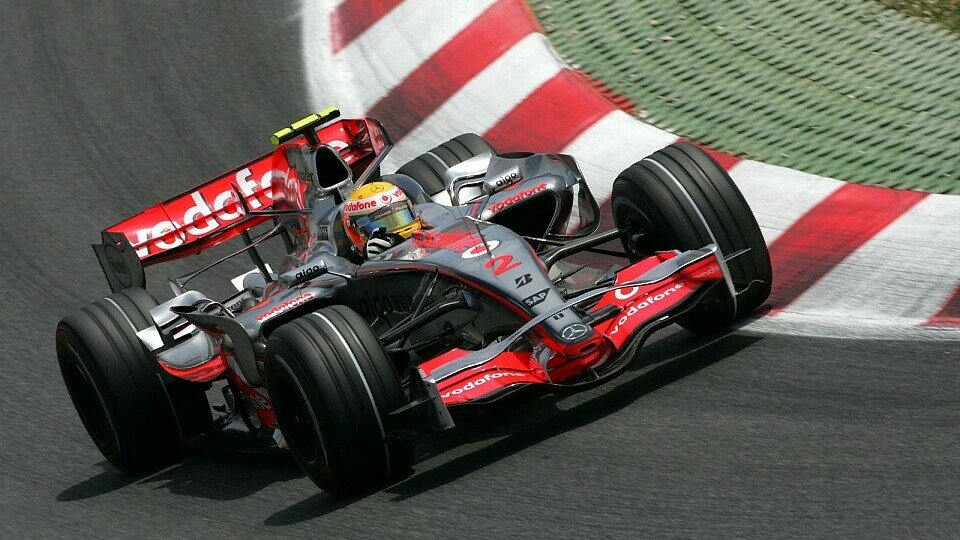 Lewis Hamilton fährt eine Bestzeit nach der anderen., Foto: Sutton