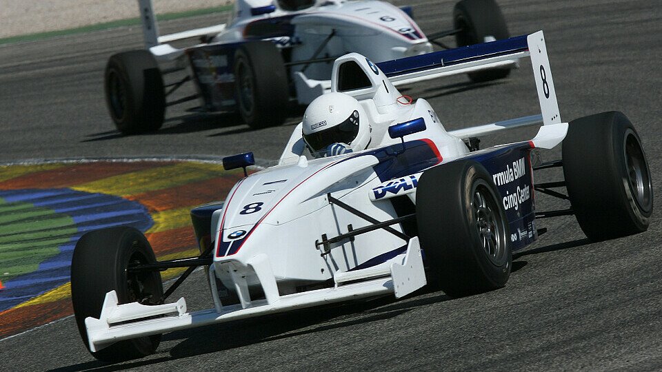Der FB02 in Aktion auf dem Circuit Ricardo Tormo in Valencia., Foto: BMW