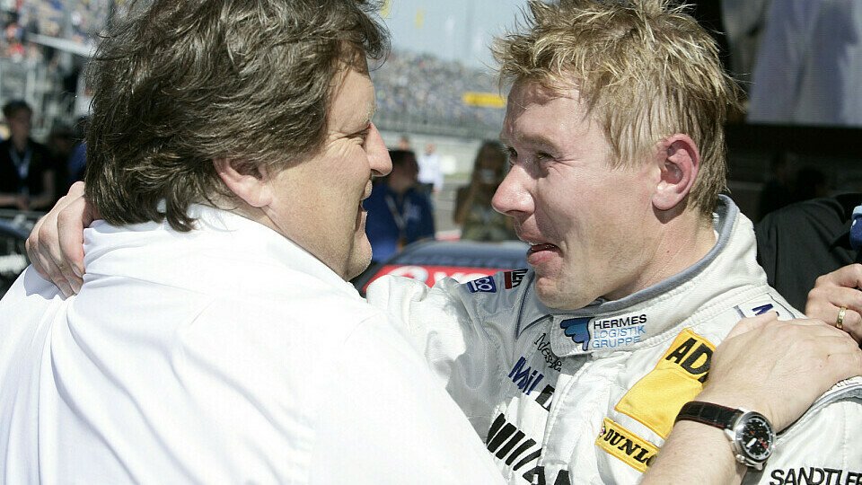 Die Freude von Mika Häkkinen und Norbert Haug teilten nicht alle bei Mercedes., Foto: DTM