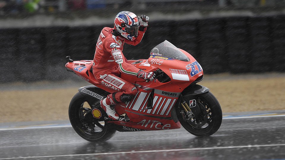 Casey Stoner hatte im Regen diesmal die Nase vorne, Foto: Ducati