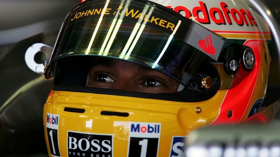 Lewis Hamilton hat gleich etwas gelernt, Foto: Sutton