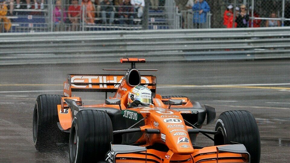 Adrian Sutil hatte sich auf Regen eingestellt, aber in Monaco muss man auf alles vorbereitet sein., Foto: Sutton