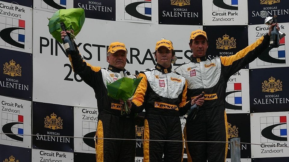 Bastian gewann das Rennen am Samstag, Foto: Autosportnews/Breebaart Bastian gewann das Rennen am Samstag, Foto: Autosportnews/Breebaart