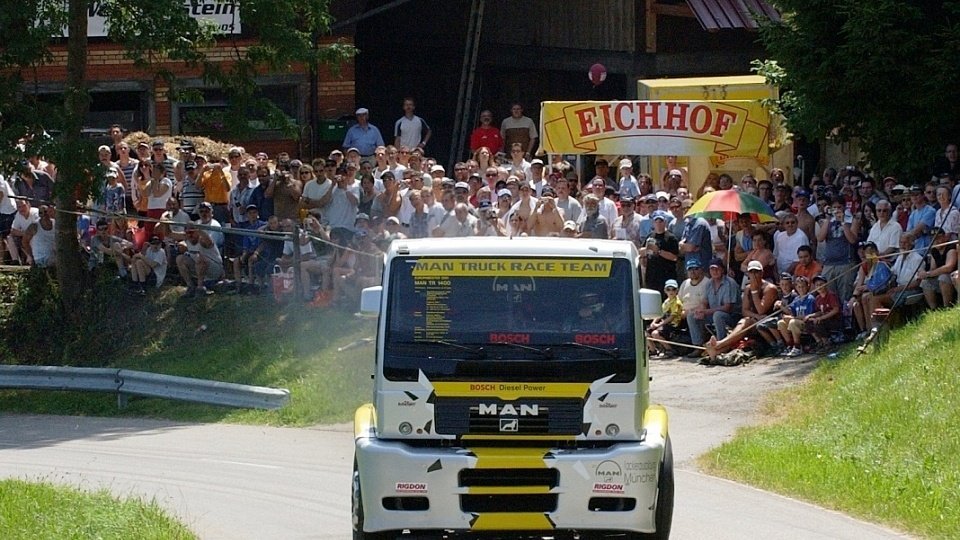 Der Race-Truck begeistert die Fans, Foto: ACS Der Race-Truck begeistert die Fans, Foto: ACS