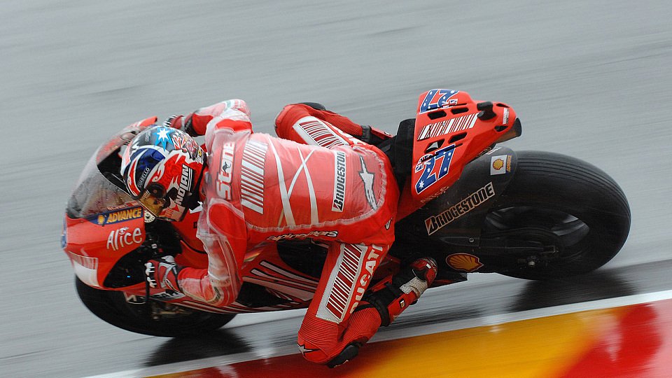 Casey Stoner fehlte eine weitere Session im Trockenen, Foto: Ducati