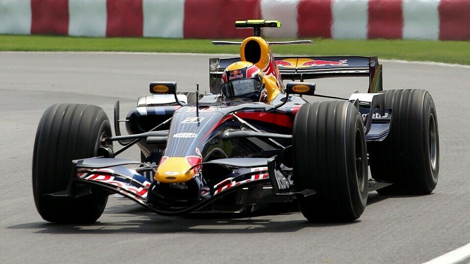 Mark Webber kämpfte auch gegen Reifen und Abrieb, Foto: Sutton