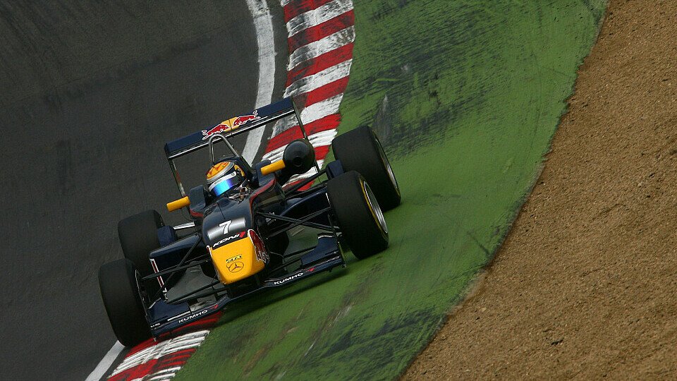 Sebastien Buemi wieder in Führung, Foto: F3 EuroSerie Sebastien Buemi wieder in Führung, Foto: F3 EuroSerie