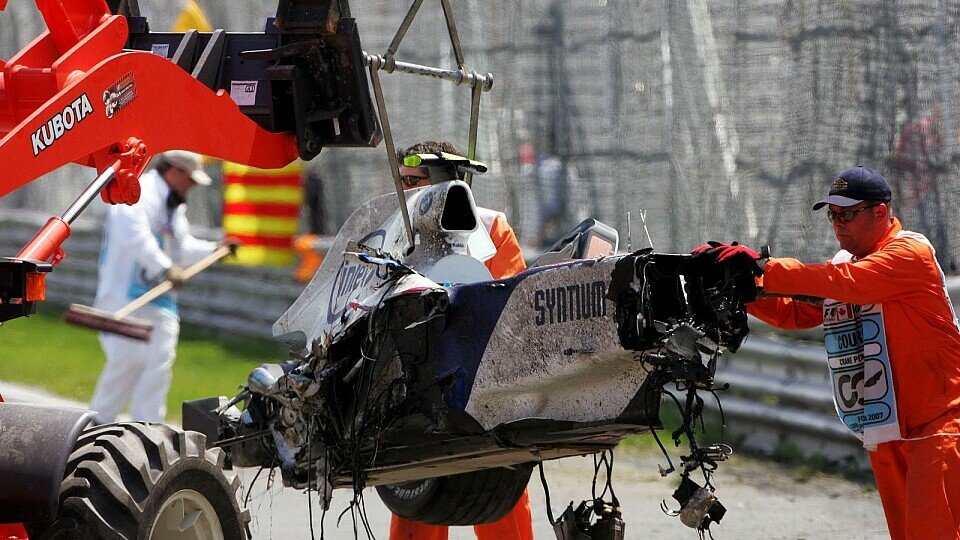 Das blieb von Kubicas Auto übrig., Foto: Sutton