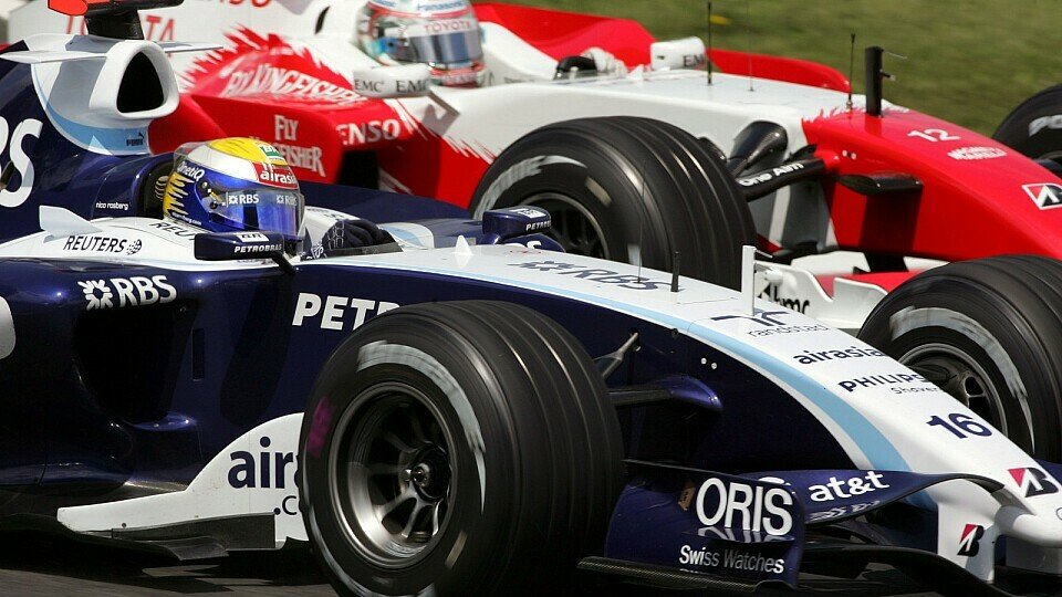 Mögen sich anscheinend: Williams und Toyota, Foto: Sutton
