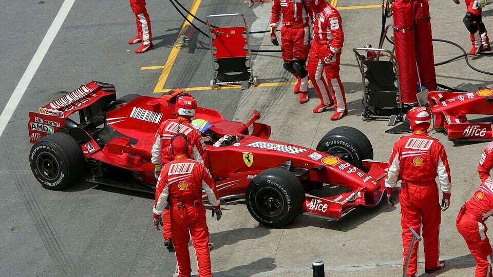 Da war das Rennen vorbei. Felipe Massa wird nach seiner Qualifikation in Montreal in die Box gewunken., Foto: Sutton