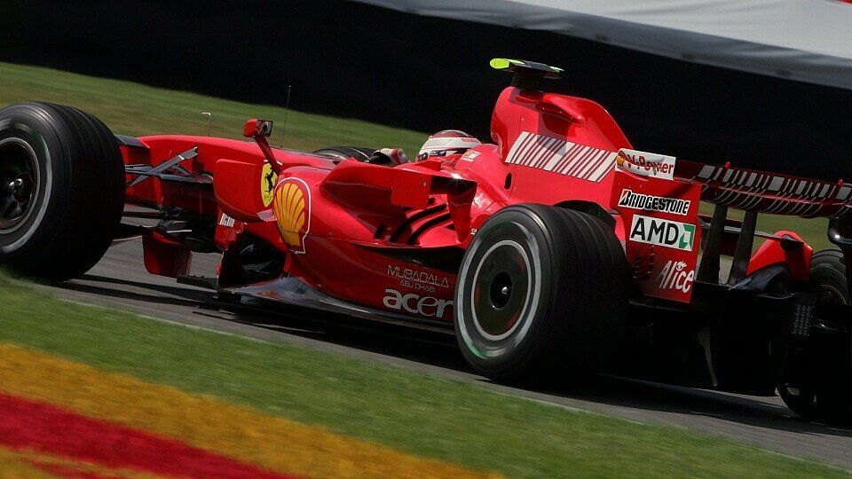Alonso fuhr auch im zweiten Training Bestzeit., Foto: Sutton