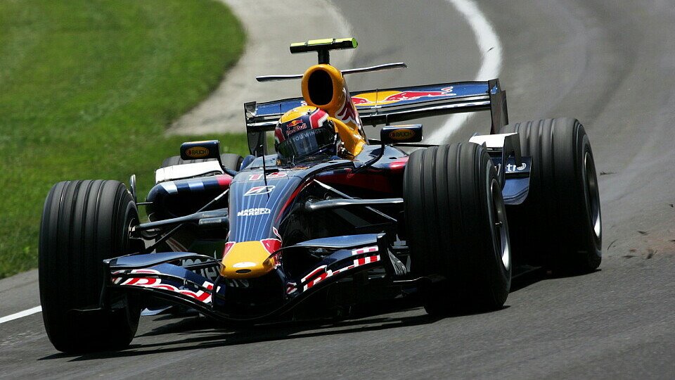 Mark Webber konnte seine ersten Punkte des Jahres einfahren, Foto: Sutton