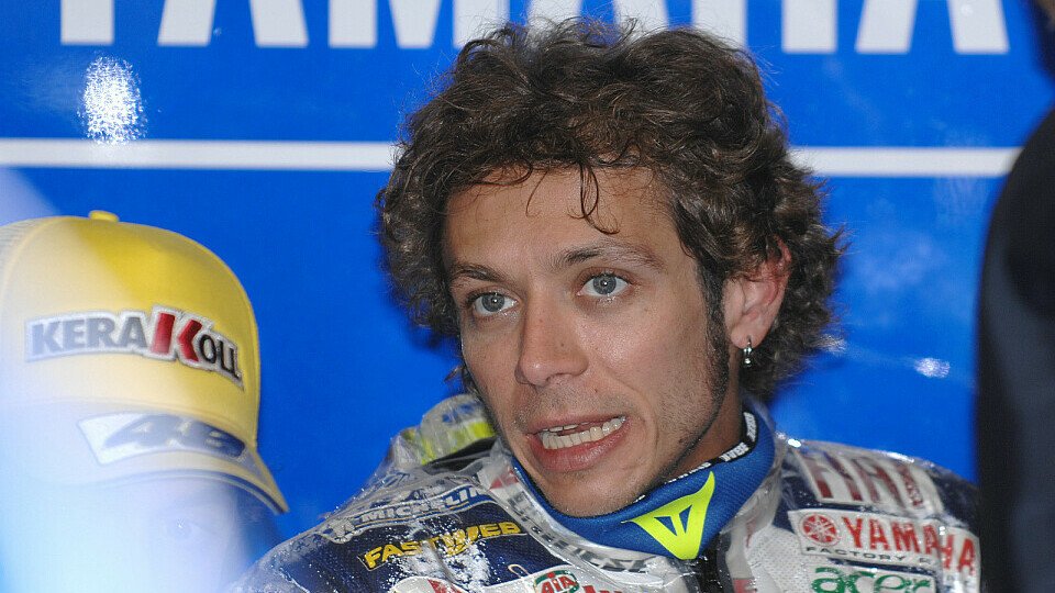 Valentino Rossi ist vom medialen Umgang mit seiner Steueruntersuchung nicht besonders angetan, Foto: Fiat Yamaha