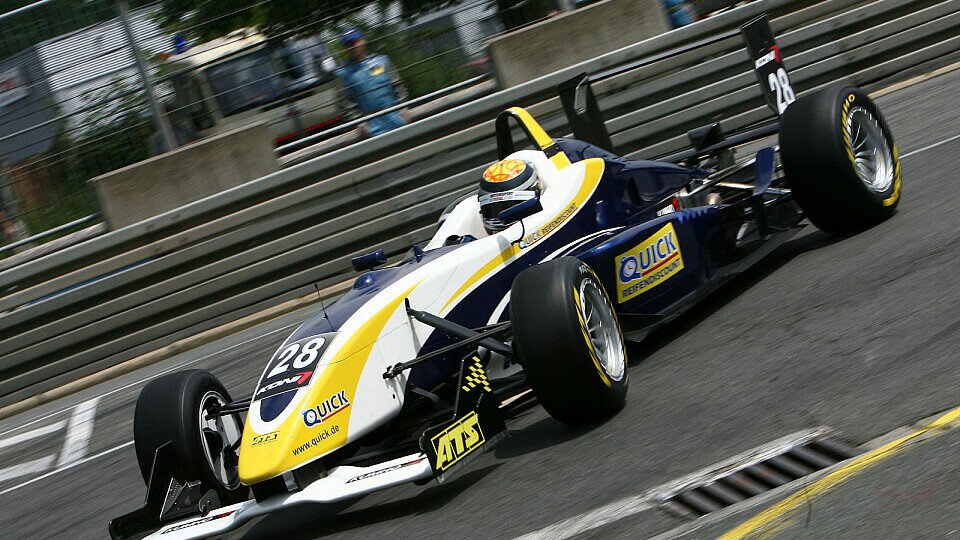 Marco Holzer erhält einen VW-Motor., Foto: F3 Euro Series Marco Holzer erhält einen VW-Motor., Foto: F3 Euro Series