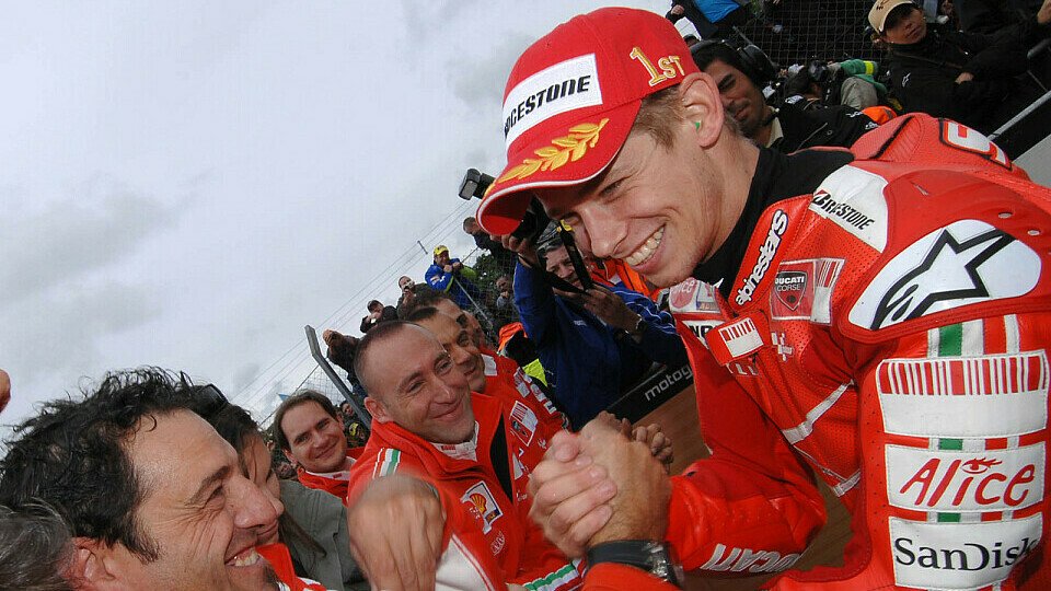 Casey Stoner will die Rennen einfach weiter genießen, Foto: Ducati