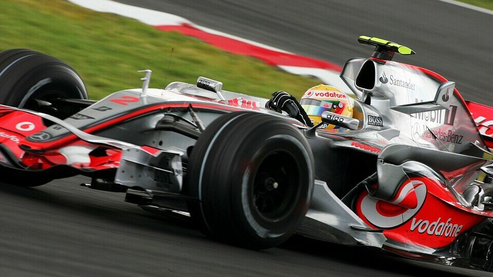 Lewis Hamilton schnappte sich die Roten., Foto: Sutton