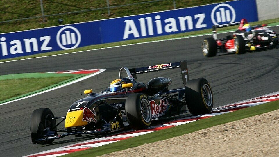 Sébastien Buemi in Magny-Cours, Foto: F3 EuroSerie Sébastien Buemi in Magny-Cours, Foto: F3 EuroSerie