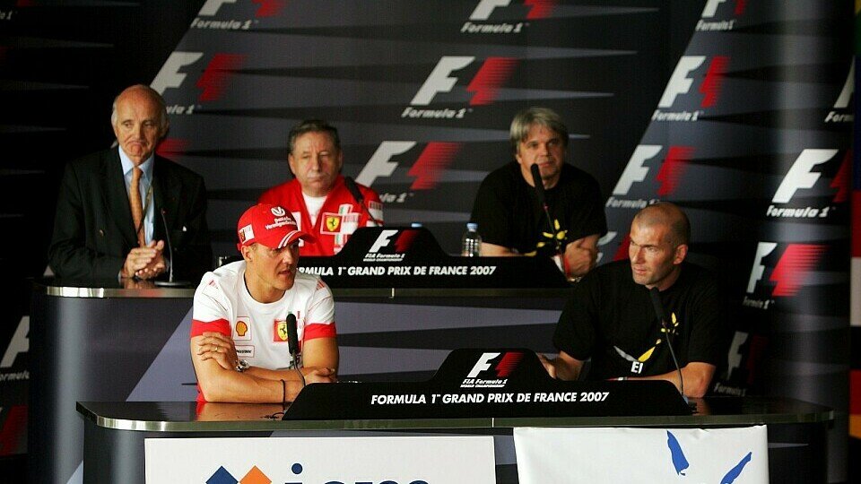 Michael Schumacher wurde unter anderem für seinen Einsatz bei der Grüdnung des ICM geehrt, Foto: Sutton
