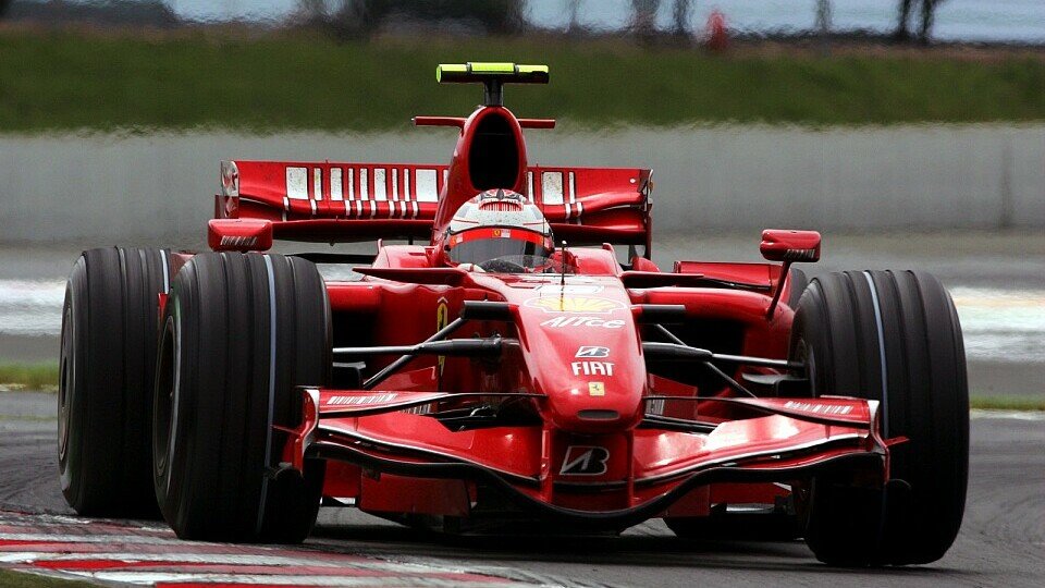 Kimi Räikkönen meldete sich mit seinem zweiten Sieg zurück., Foto: Sutton