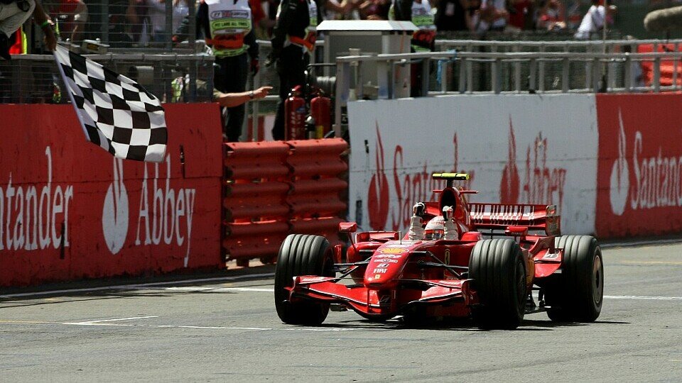Kimi Räikkönens zweiter Sieg innerhalb von sieben Tagen., Foto: Sutton