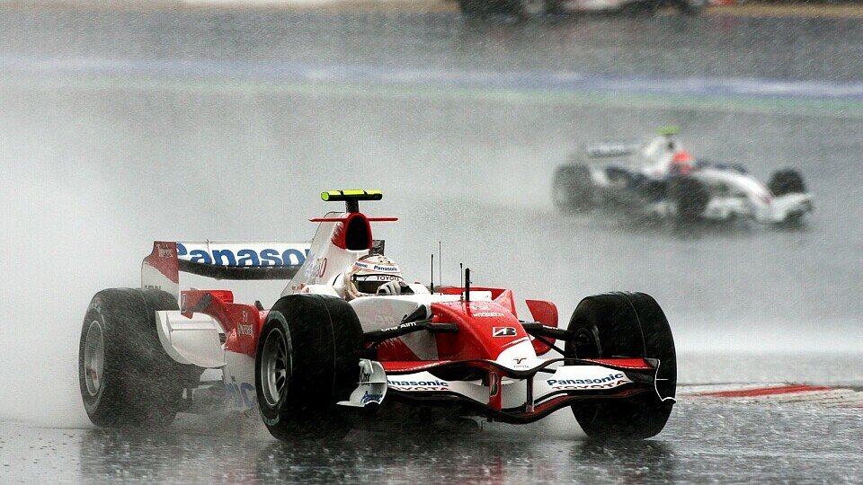 Jarno Trulli brachte der Regen auf dem Nürburgring kein Glück., Foto: Sutton