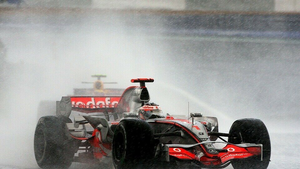 Alonso siegte im Regen., Foto: Sutton
