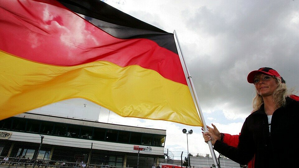 Weht die deutsche Fahne auch am 07. Juli auf dem Nürburgring?, Foto: Sutton