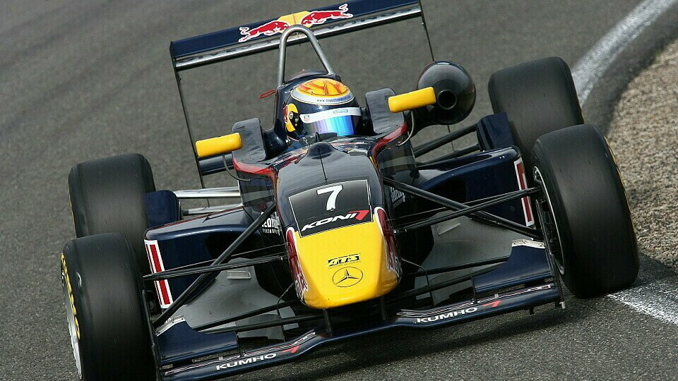 Sébastien Buemi fuhr auf Platz zwei im zweiten Rennen., Foto: F3 Euro Series Sébastien Buemi fuhr auf Platz zwei im zweiten Rennen., Foto: F3 Euro Series