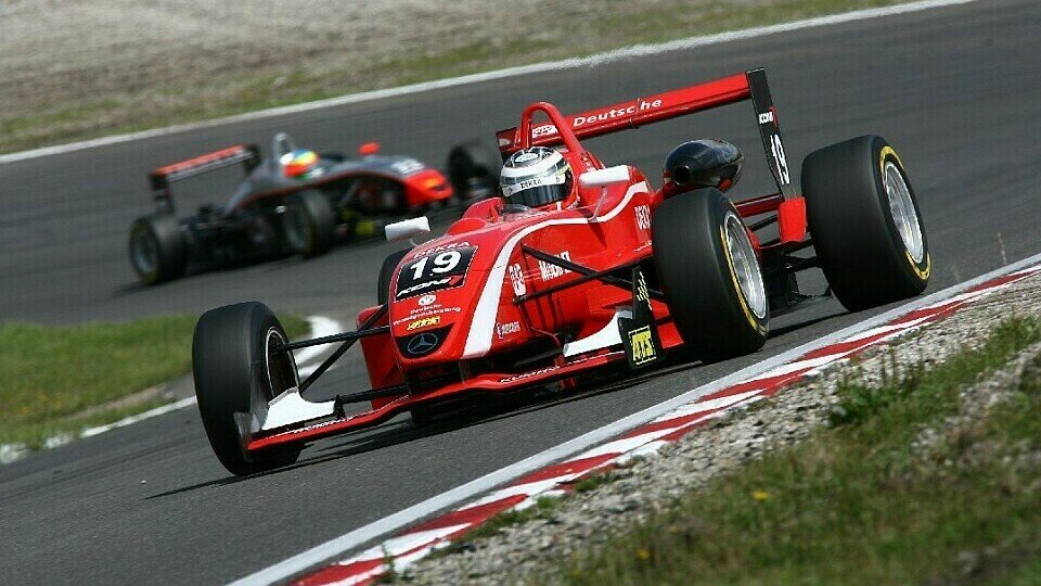 Hülkenberg machte alles richtig - im Nassen und im Trockenen., Foto: F3 EuroSerie Hülkenberg machte alles richtig - im Nassen und im Trockenen., Foto: F3 EuroSerie