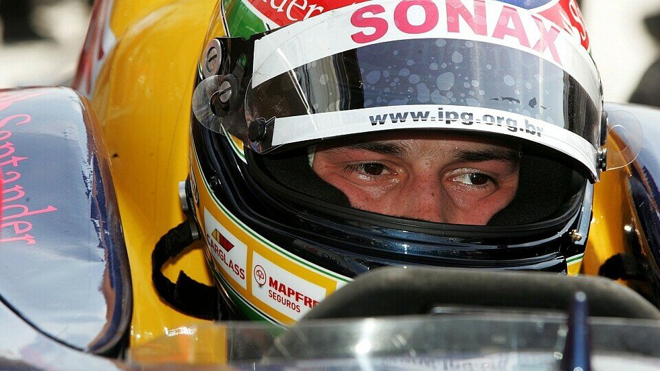 Senna kämpft gegen sein Auto., Foto: Bumstead/Sutton 