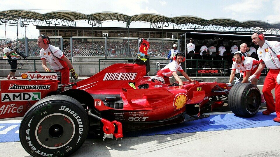 Kimi Räikkönen hat das Titelrennen noch nicht aufgegeben, Foto: Sutton