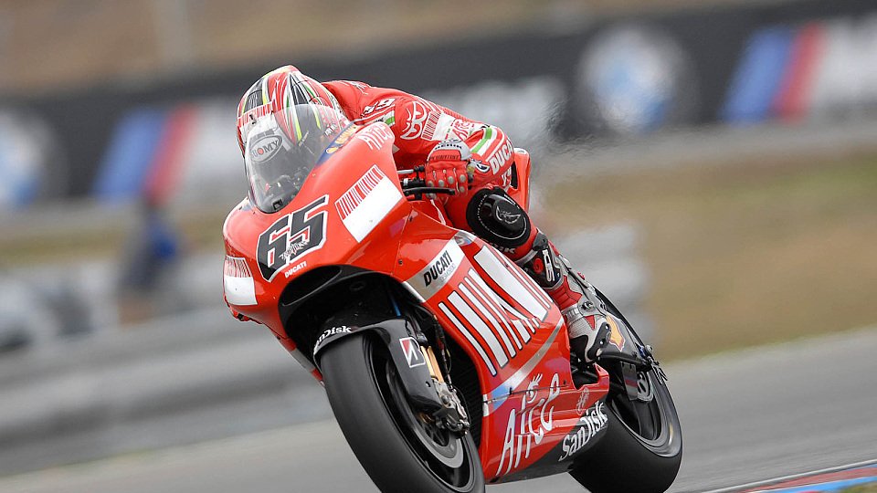 Auch Loris Capirossi war trotz Startplatz sieben in bester Stimmung, Foto: Ducati