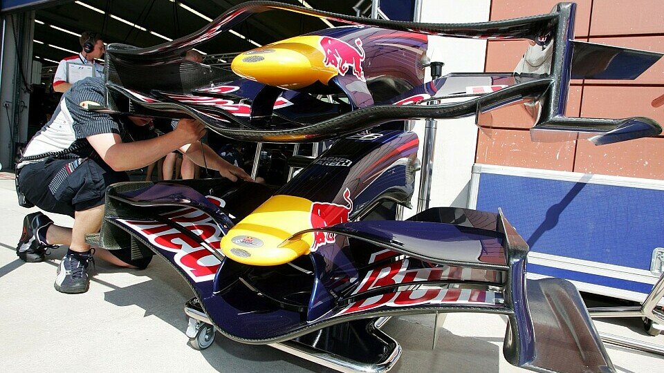 Red Bull brachte einen neuen Frontflügel mit., Foto: Sutton