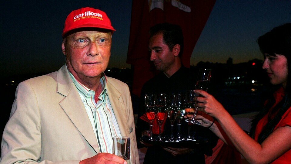 Niki Lauda sieht Lewis Hamilton auf dem Weg zum Titel., Foto: Sutton