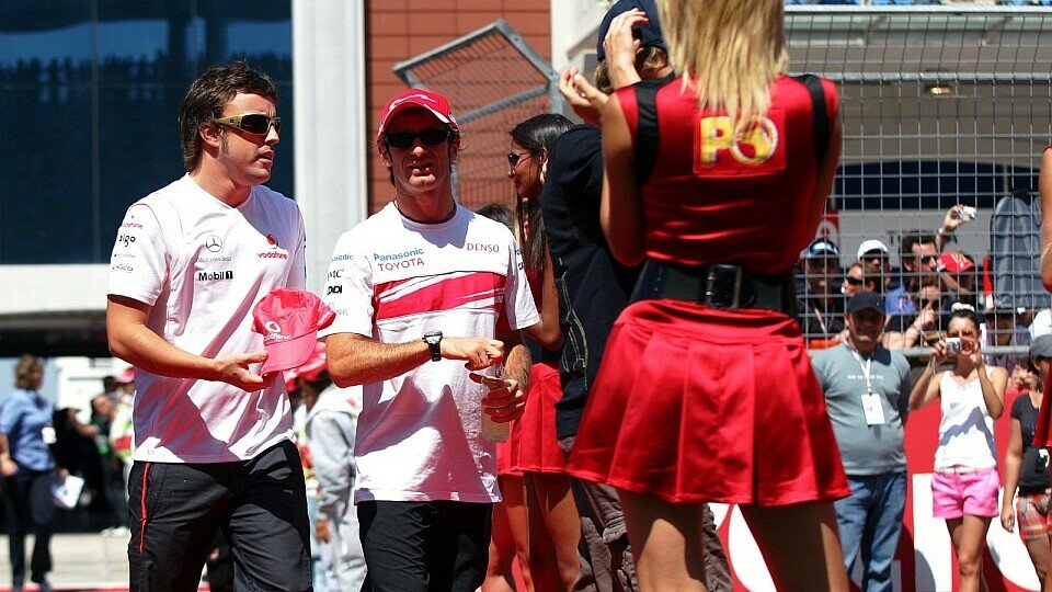 Jarno Trulli und Fernando Alonso kennen und schätzen sich aus gemeinsamen Zeiten bei Renault., Foto: Sutton