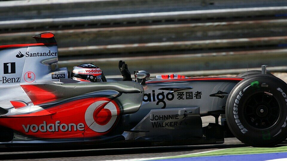 Alonso schnappte sich die Pole - ungeachtet des Wirbels., Foto: Sutton