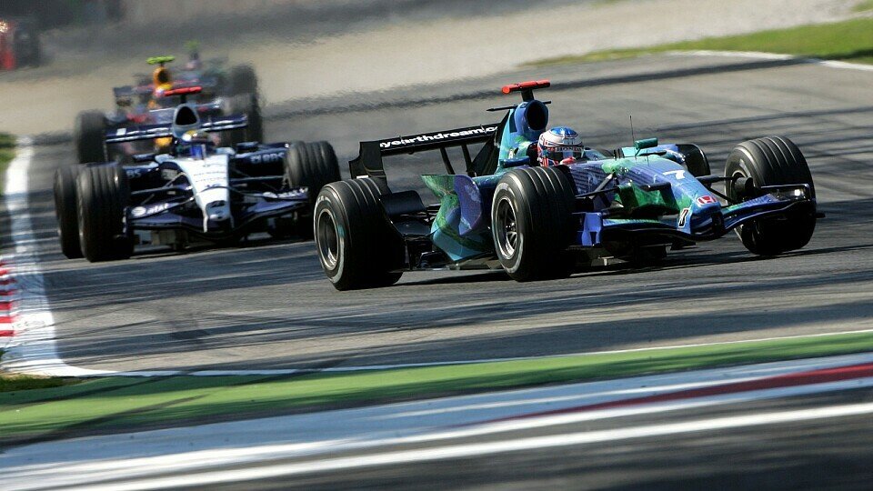 Button konnte Rosberg nicht halten., Foto: Sutton