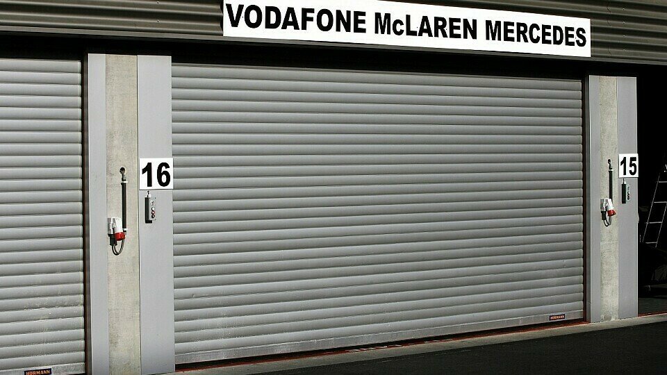 McLaren Mercedes wurde hart bestraft., Foto: Sutton