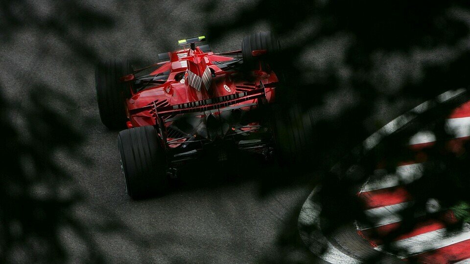 Kimi Räikkönen will die Pole nach Hause fahren., Foto: Sutton