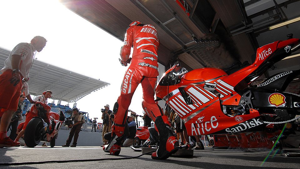 Casey Stoner kämpfte mit einer schlechten Kupplung, Foto: Ducati