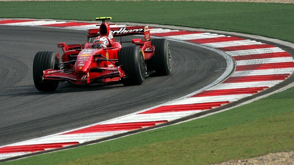 Räikkönen setzte sich hauchdünn durch., Foto: Sutton Räikkönen setzte sich hauchdünn durch., Foto: Sutton