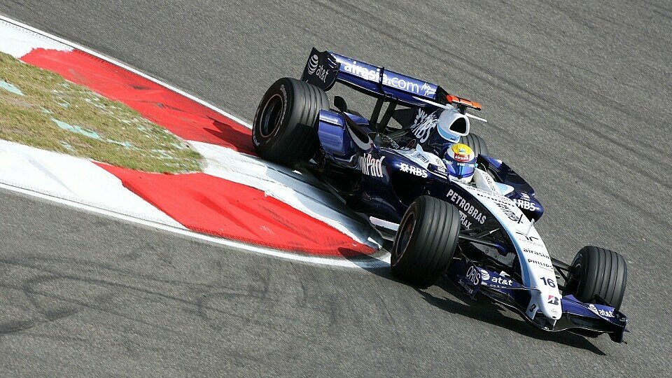 Nico Rosberg weiß nicht, was seine Reifen machen., Foto: Sutton