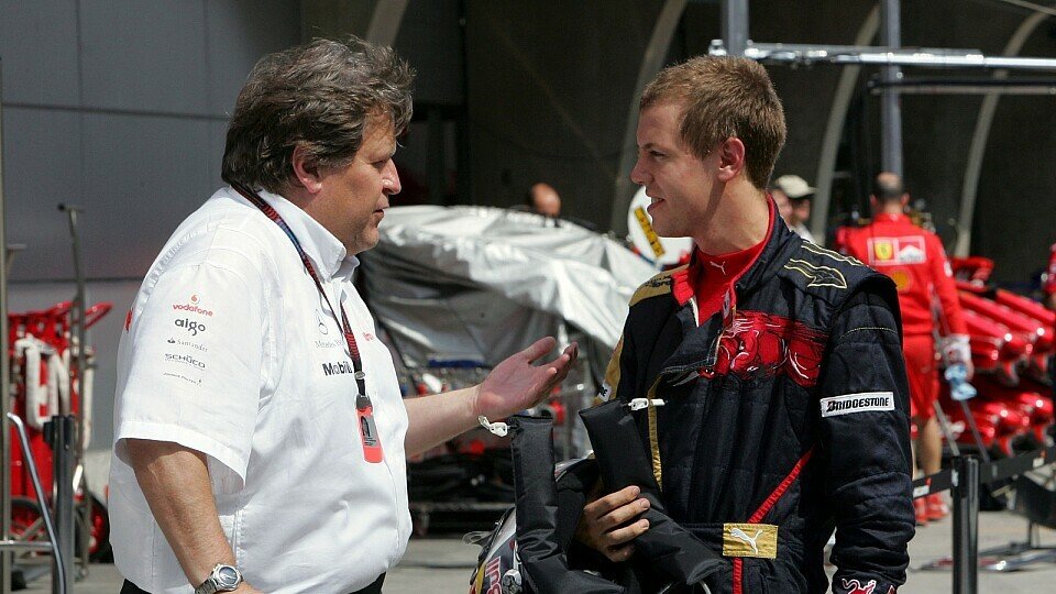 Norbert Haug lobte Sebastian Vettels Leistung., Foto: Sutton