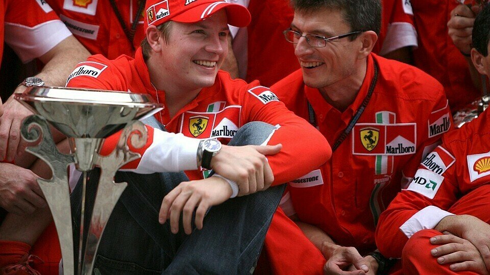 Kimi Räikkönen war glücklich, Foto: Sutton